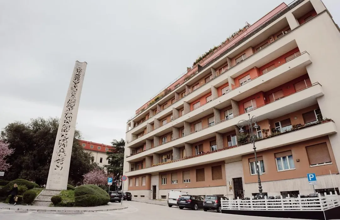 Vittoria Suite-1